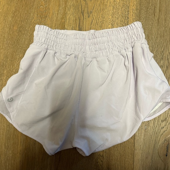 These light blue hottie hot lululemon shorts are a size 2 in the 2.5 inch style - Picture 2 of 2